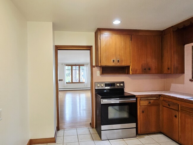 Building Photo - 4013 Bagley Ave N