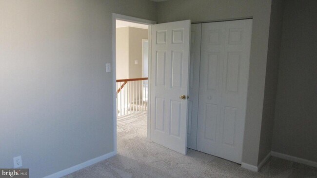 Building Photo - 1045 Fallbrook Ln