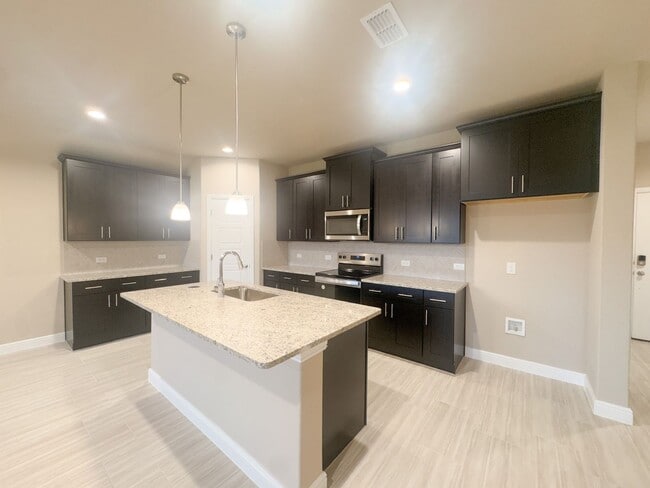 Building Photo - New Build 4 Bed, 2 Bath Home in Mansfield ISD