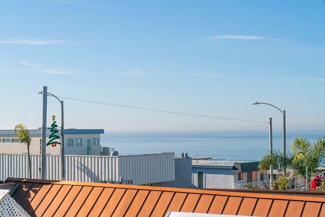 Building Photo - Warm & Inviting Manhattan Beach Rental Home!