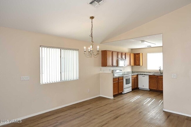 Building Photo - 10532 W Pomo St