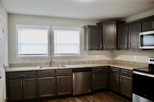 Building Photo - Summer Special! | Private Bedroom Suites | Minutes from ETSU and VA | Dog Friendly |