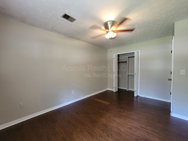 Building Photo - 2506 Windmere Dr NW