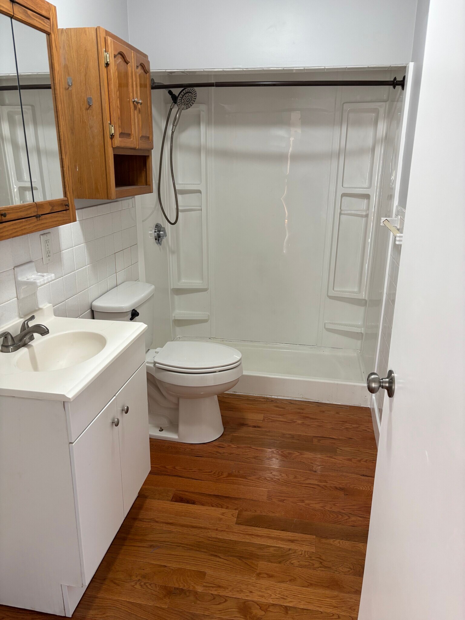 Building Photo - 11 Brierway Dr