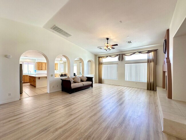 Building Photo - Tule Spgs Ranch North