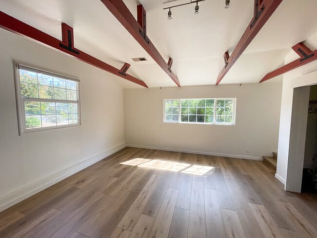 Building Photo - GORGEOUS NEW REMODEL! MARINWOOD 3BR Home,2...
