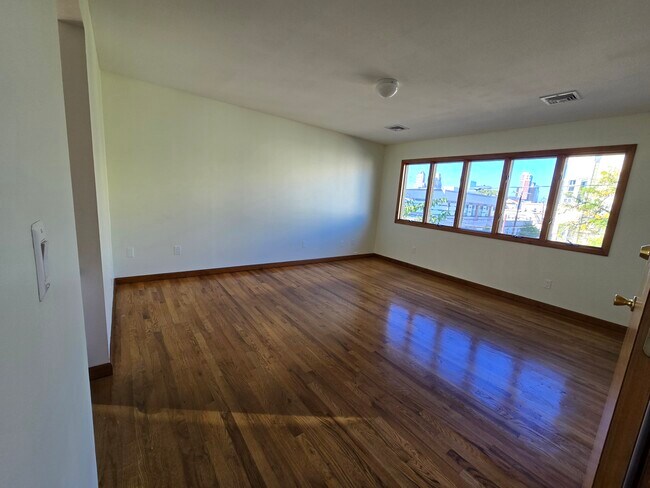 Building Photo - 91 Oliver St