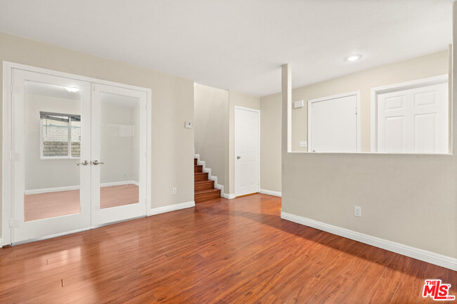 Building Photo - 9155 Cedros Ave