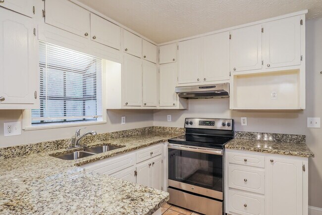 Building Photo - 1019 River Stone Ct