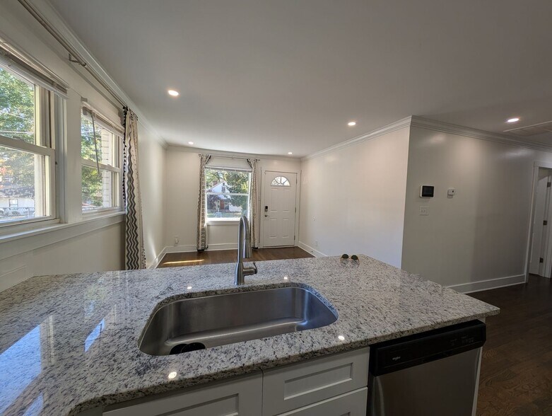 Building Photo - 1801 Kennesaw Dr