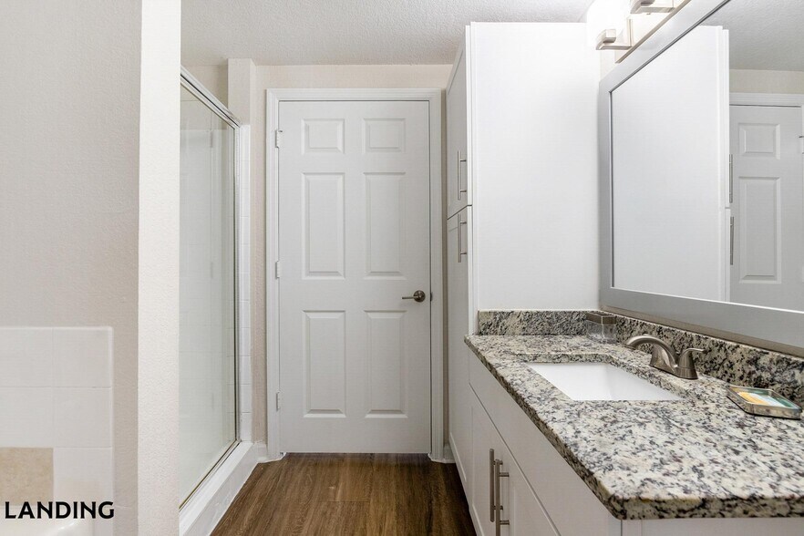 Building Photo - 2801 Biltmore Park Dr