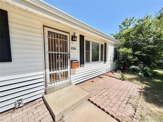Building Photo - 2216 Elmira St