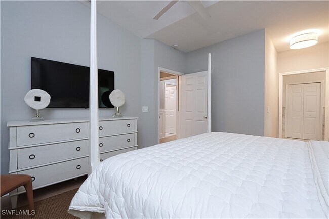 Building Photo - 1310 Charleston Square Dr