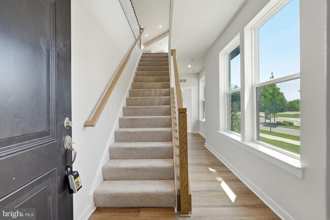 Building Photo - 43830 Middleway Ter
