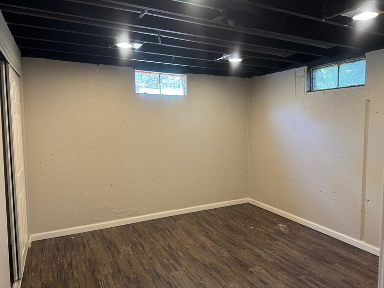 Building Photo - 509 Majestic Dr