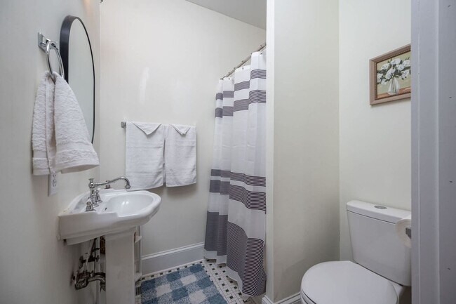 Building Photo - 500 W Rosemary St