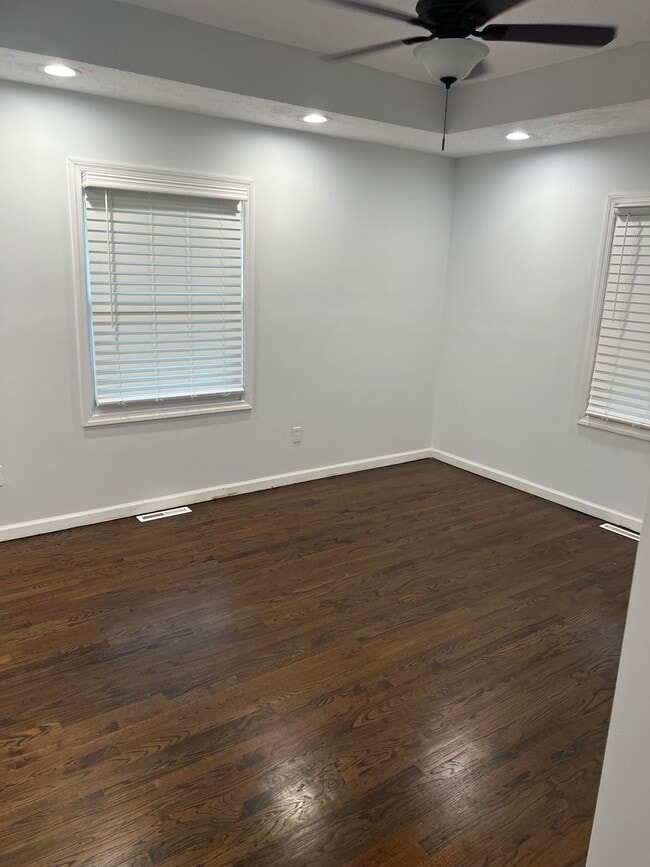 Building Photo - 9316 Fairwood Dr