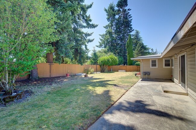 Building Photo - 4Bd/2Ba Kent Home