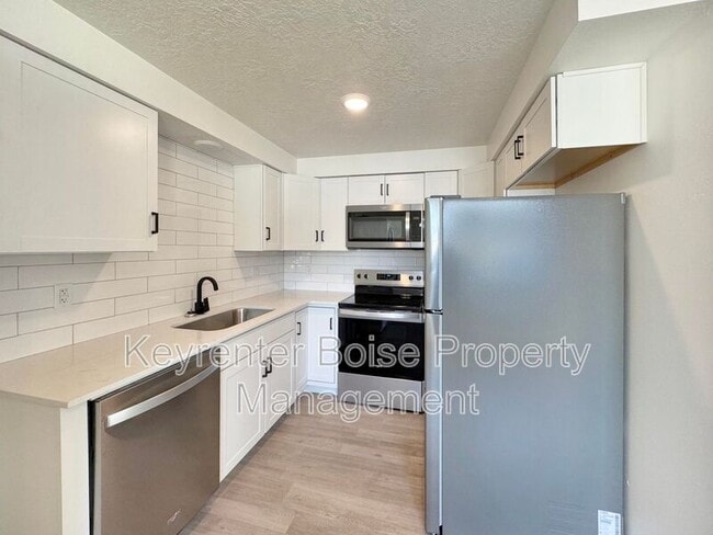 Building Photo - 1243 S Security Ln