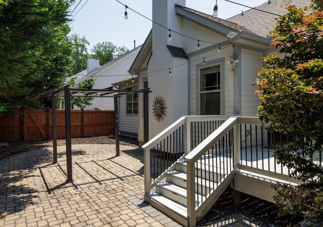 Building Photo - Beautiful home in Charleston walk community!