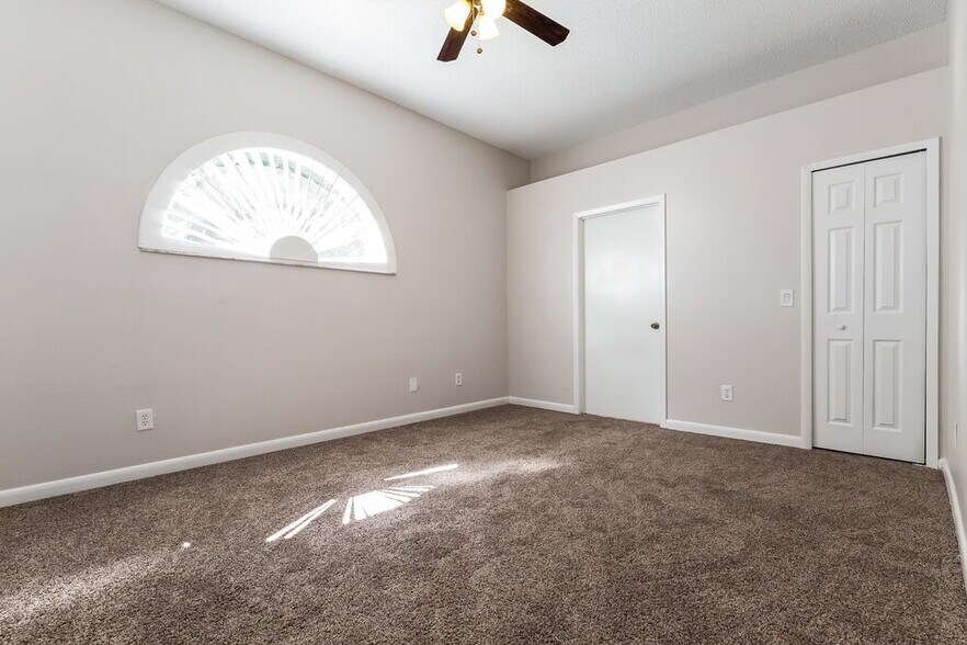 Building Photo - 1096 Manigan Ave