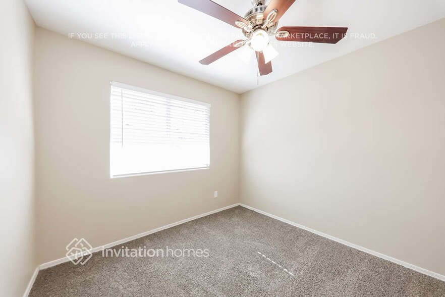 Building Photo - 3215 W Salter Dr