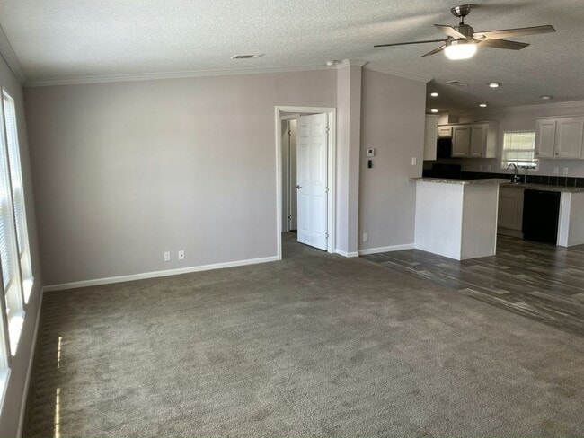 Building Photo - 517 Remann Rd