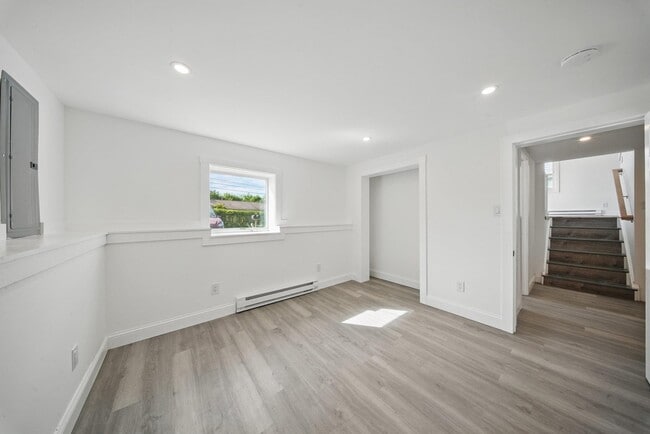 Building Photo - 341 Highland Ave Ext