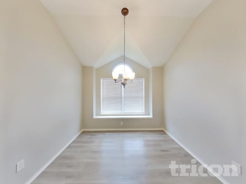 Building Photo - 907 Ponds Ct