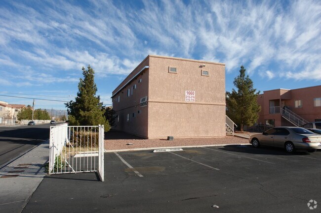 Building Photo - Lamont Square