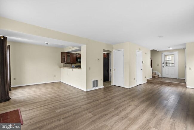 Building Photo - 3811 Ernst Dr