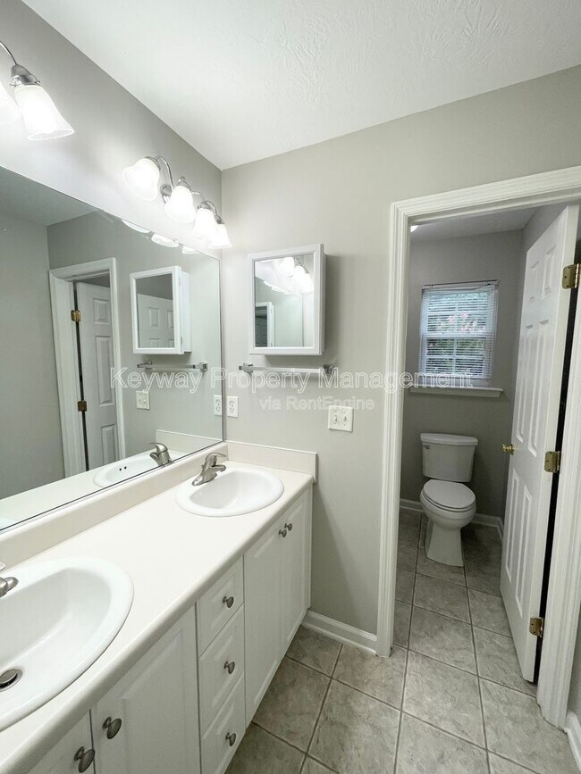 Building Photo - 1391 Watsonia Dr