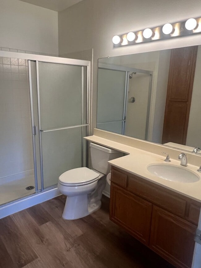 Building Photo - La Ventana Townhouse in Ventura