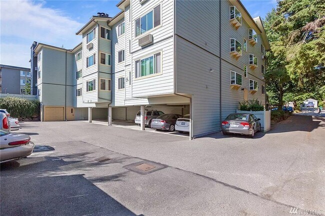 Parking - 9800 Roosevelt Way NE