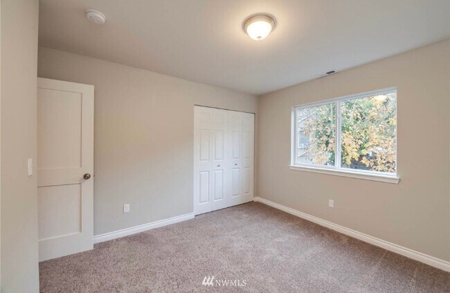 Building Photo - 311 Taylor Ave NW