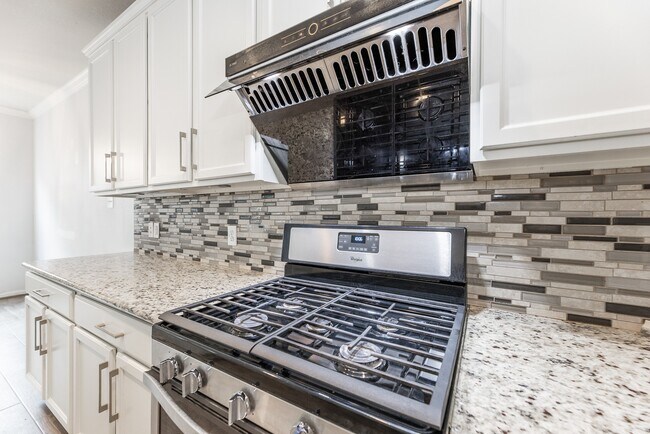 Building Photo - 24662 Folkstone Cir