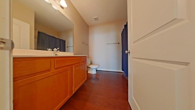 Building Photo - 7108 W Friendly Ave