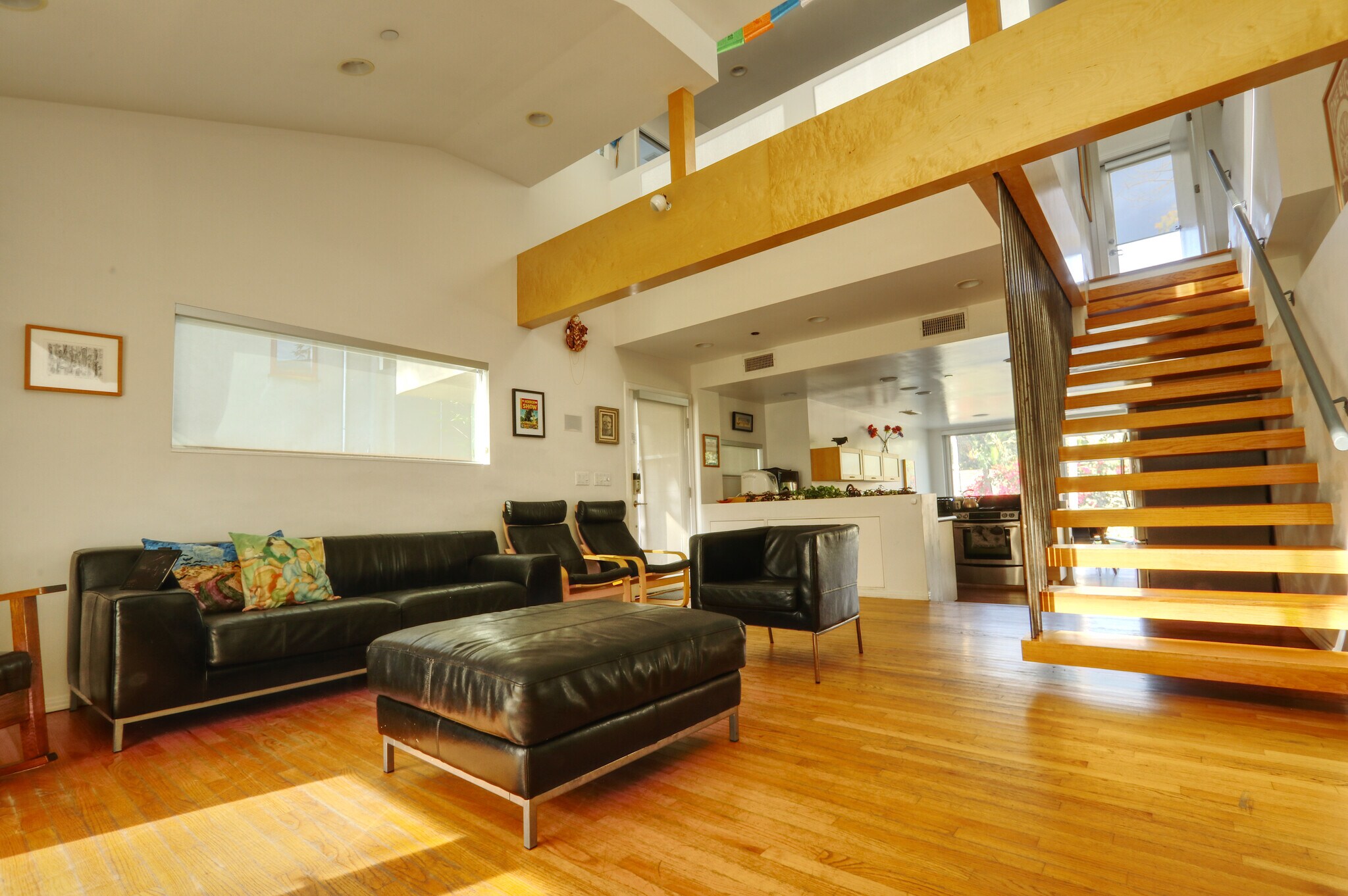 Living room - 1709 Dewey St
