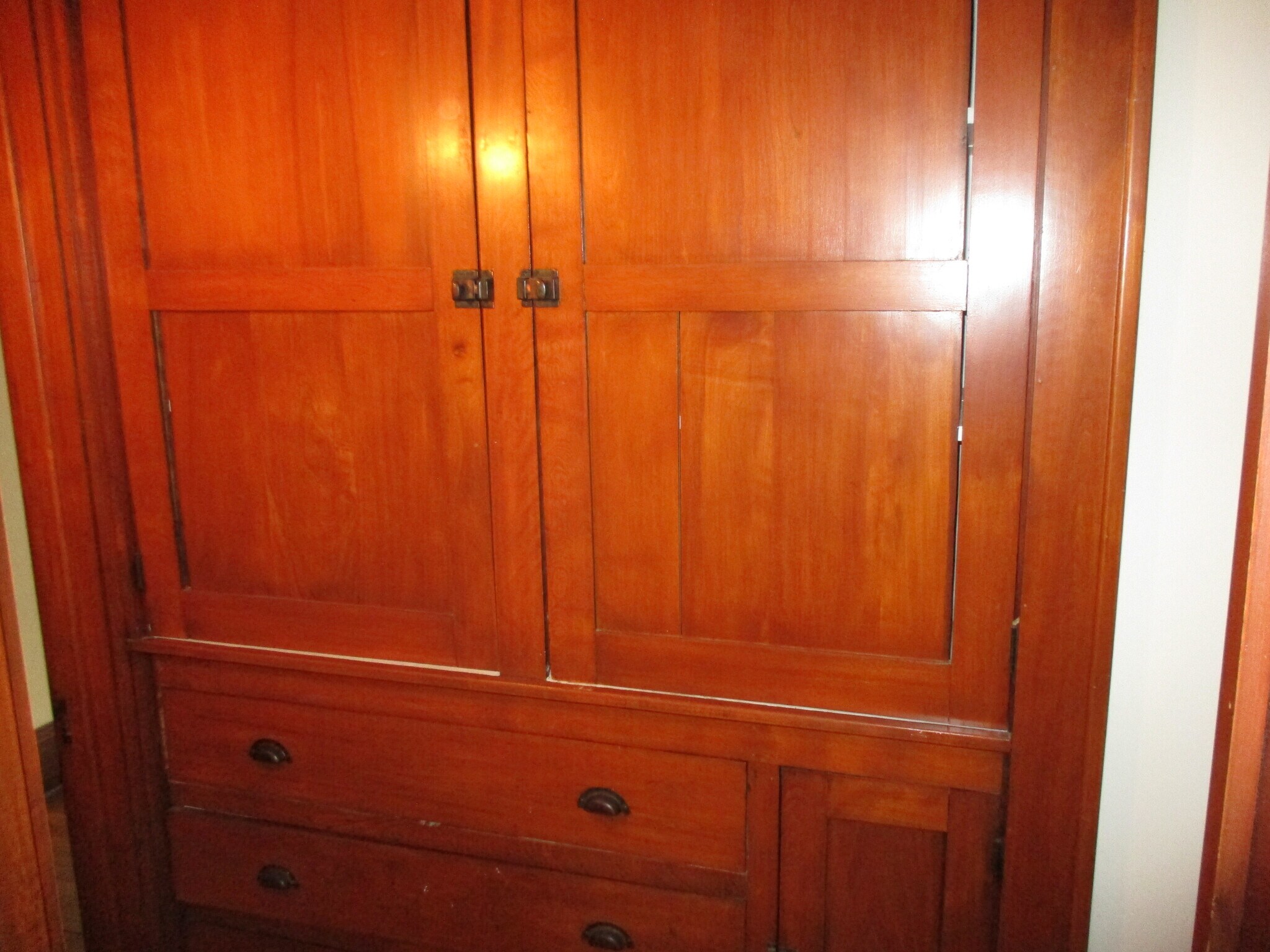 linen closet - 3227 29th Ave S