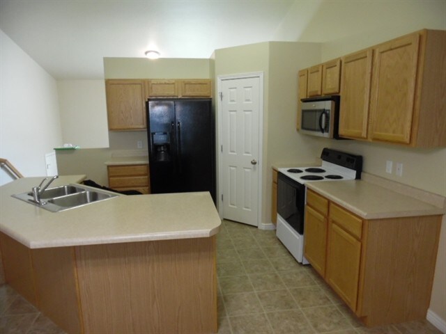 Building Photo - 1654 W 470 S