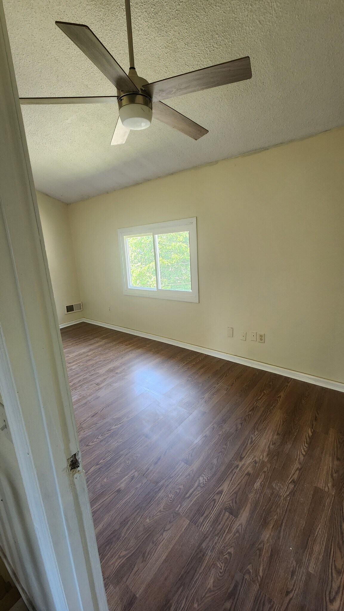 Building Photo - 2101 N Ball Ave
