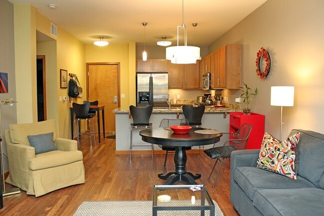 Building Photo - 2335 NW Raleigh St