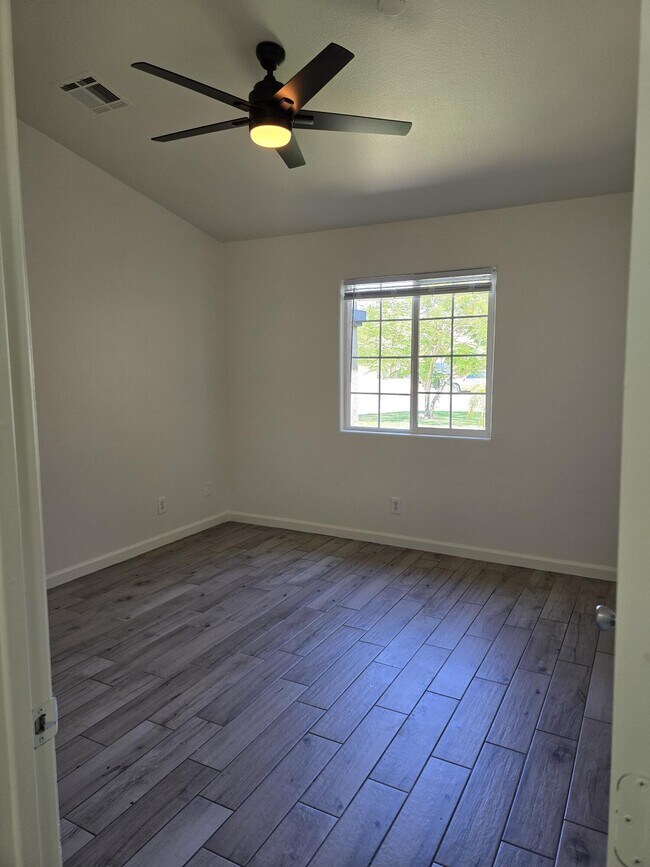 Building Photo - 15203 Avenida Ramada