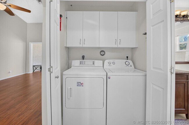 Building Photo - 8108 Summer Shores Dr