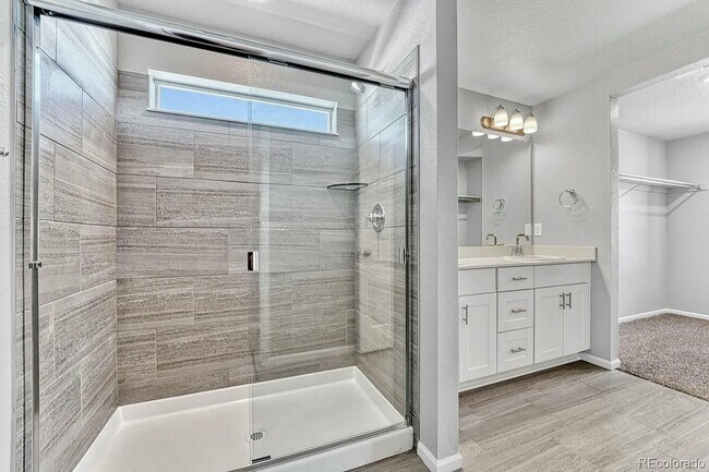 Building Photo - 6098 N Lisbon St