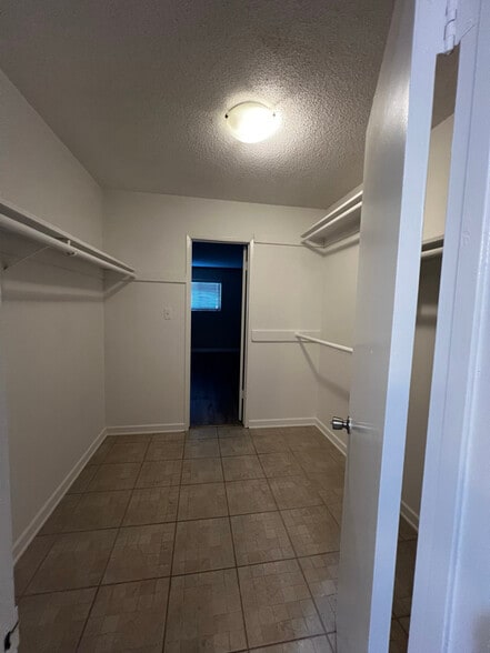 Building Photo - 2435 W 227th St