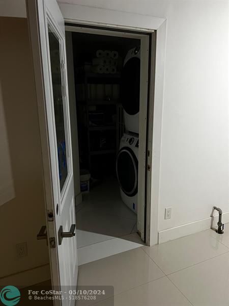 Building Photo - 327 Lancaster St