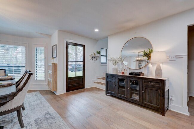 Building Photo - 10503 Metronome Dr