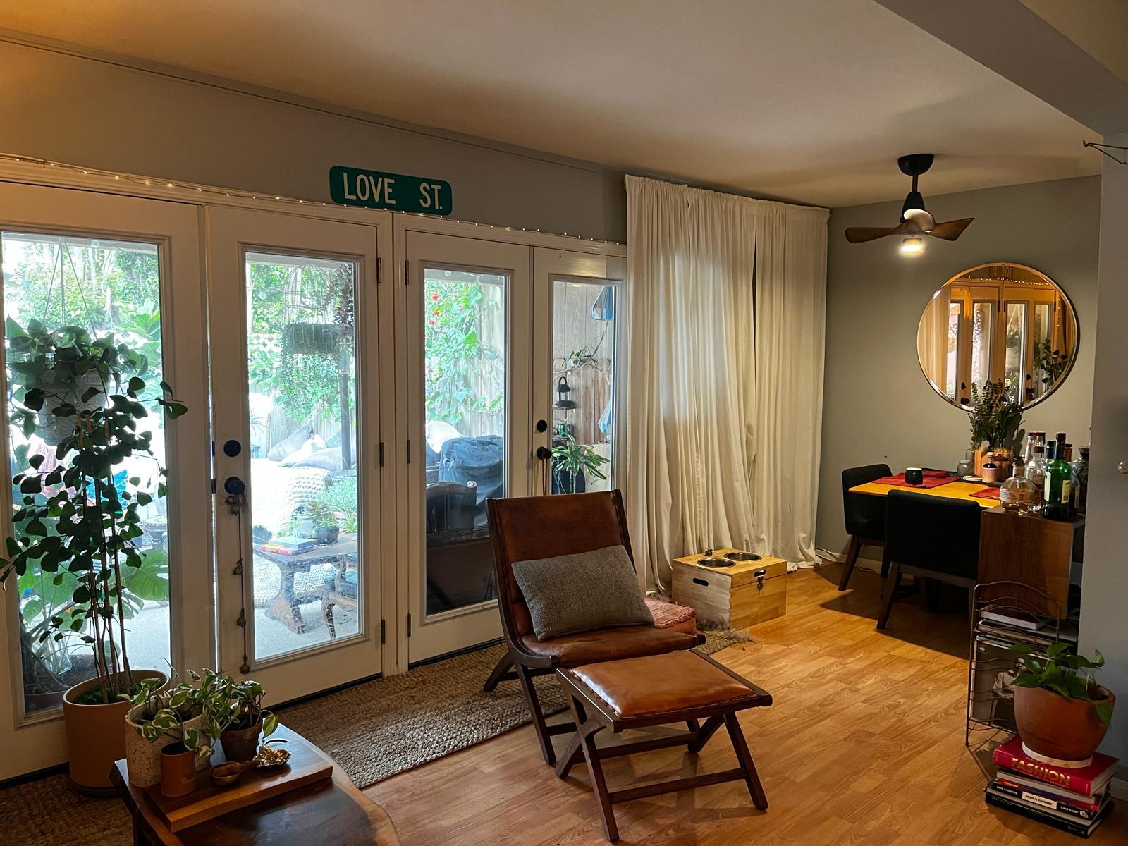 Building Photo - 3641 Kelton Ave