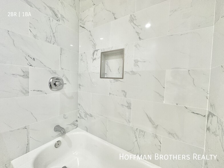 Building Photo - 1207 S La Cienega Blvd